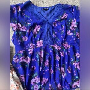 Torrid Blue Floral Top EUC Size 00
